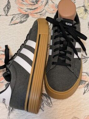 Adidas Daily 4.0 With Box. Unisex. Gray Sneakers with Gum Sole. M 10.5 W 11.5.